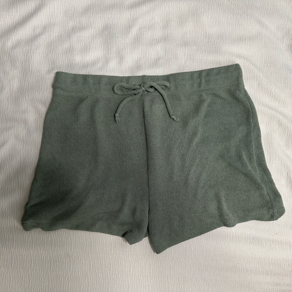 H&M sweater lounge shorts
